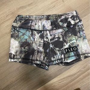 Fleo exercise shorts